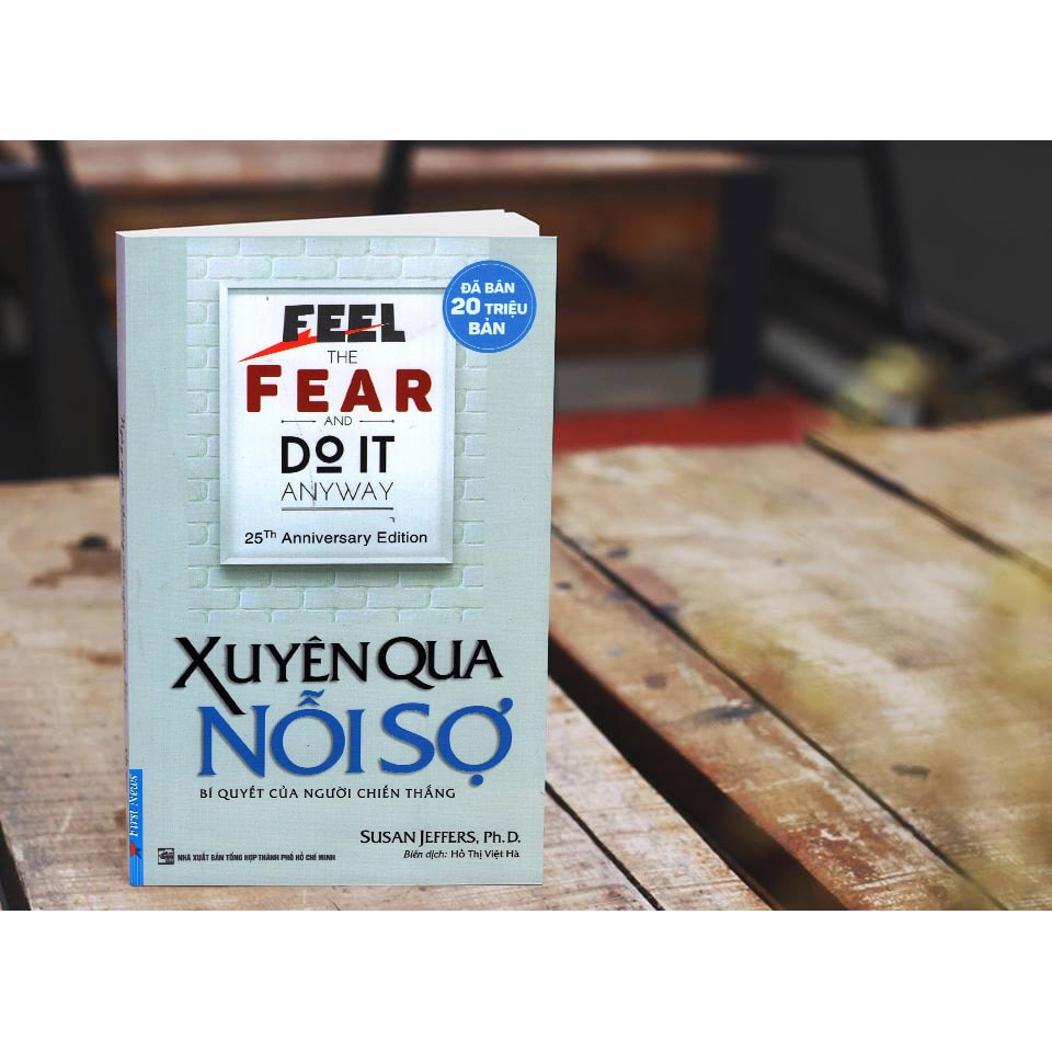 Sách Xuyên qua nỗi sợ First News
