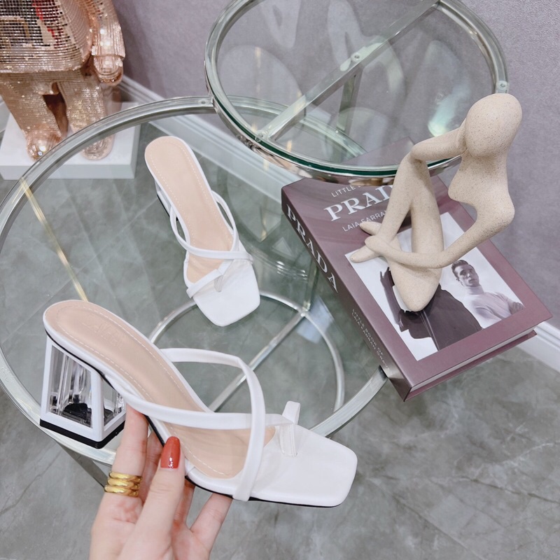 Dép xỏ ngón quai chéo gót vuông trong sơn viền 7cm