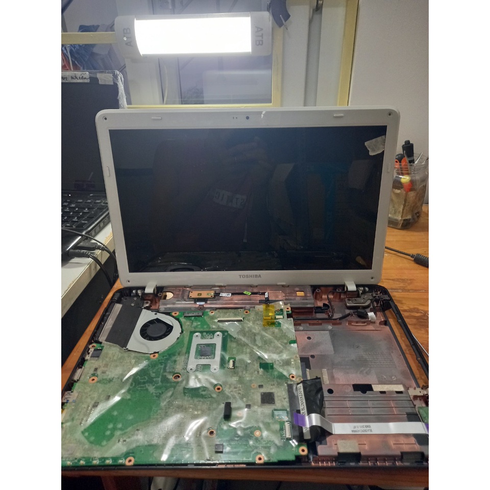 Rã xác laptop giá rẻ toshiba dynabook☆T451   linh kiện dùng được cho T451, T351, T452..