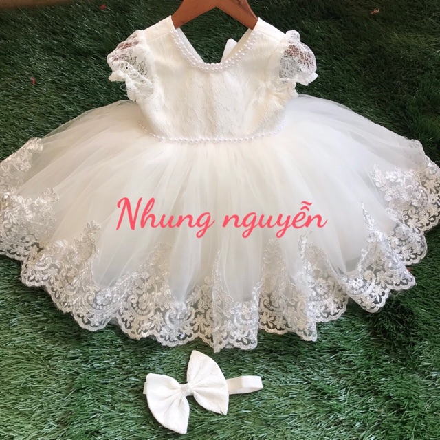 Váy chân ren tay phòng