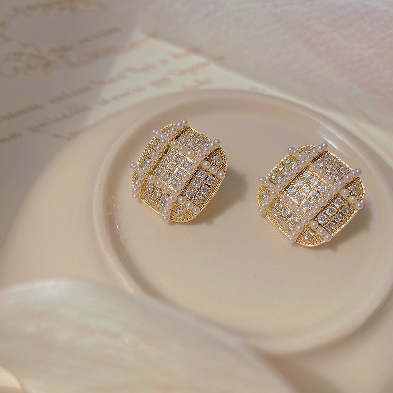 Đôi Khuyên Tai Đính Ngọc Trai Thời Trang Mùa Thu Cao Cấp Mới Cho Nữ