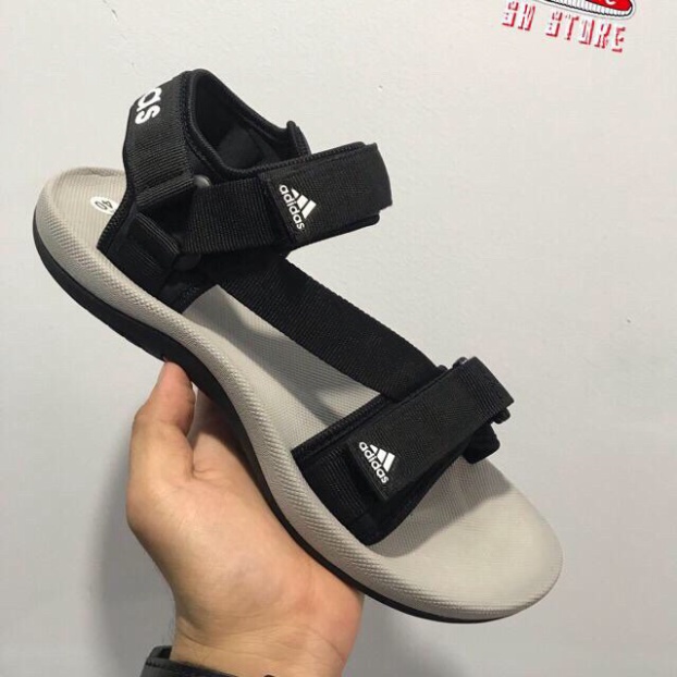 Quai hậu nam nữ, sandal hot