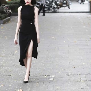 ĐẦM ĐEN THIẾT KẾ KÈM BELT