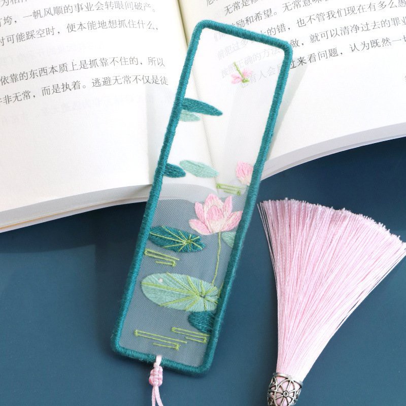 Bookmark kim loại TỰ THÊU hình QUẠT XẾP - BÌNH PHONG handmade phong cách cổ trang kẹp sách độc đáo