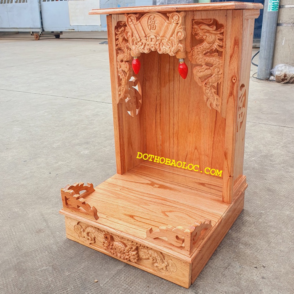 Bàn thờ thần tài ông địa gỗ xoan ngang 38cm hai màu đỏ và vàng