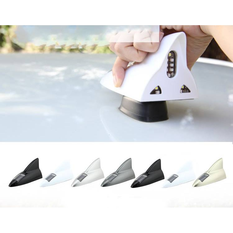 Ăng ten vây cá oto có đèn led chạy bằng năng lượng mặt trời