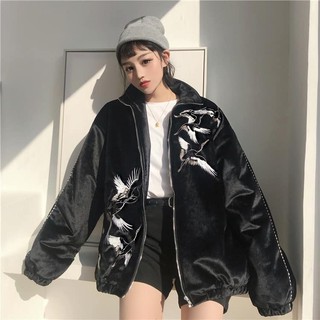 Áo khoác bomber nữ nhung trần bông, thêu hạc