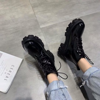 Giày boot cao cổ
