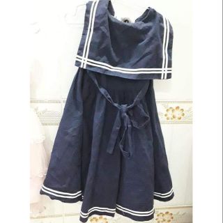 Đầm thủy thủ và đầm body tay ngắn