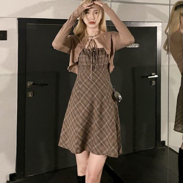Bộ Đầm Hai Dây Ôm Dáng Họa Tiết Ca Rô Ngọt Ngào Thời Trang Mùa Hè Dành Cho Nữ