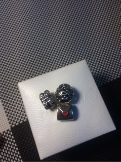 Vòng Pandora (hạt charm)