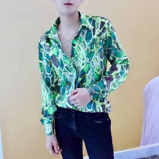 Sơ mi lụa họa tiết da rắn