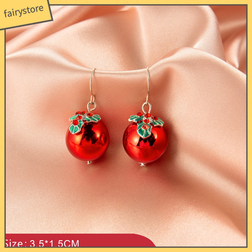 Đôi khuyên tai thiết kế hình giáng sinh đáng yêu