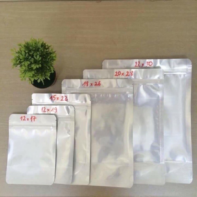 1 túi zip đáy đứng mặt bạc mặt trong