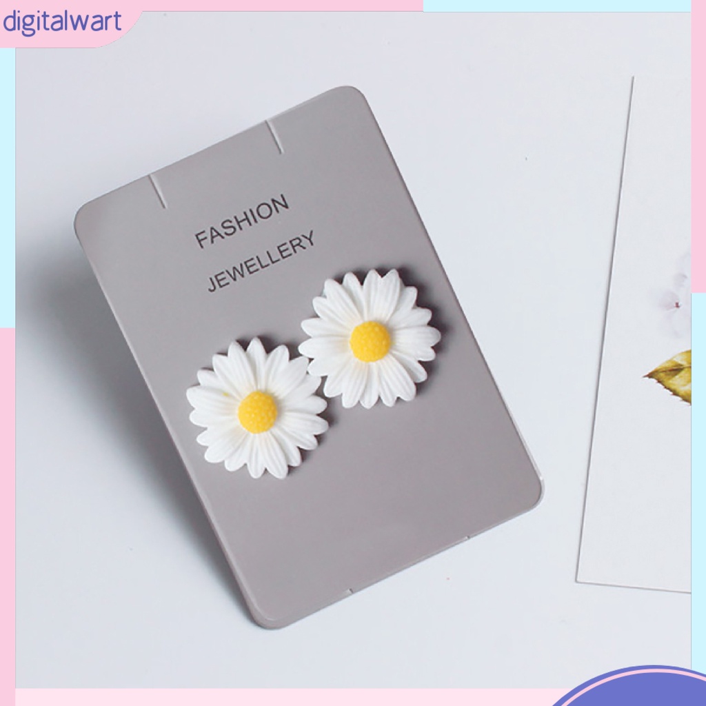 Đôi bông tai hình hoa cúc xinh xắn thời trang cho nữ