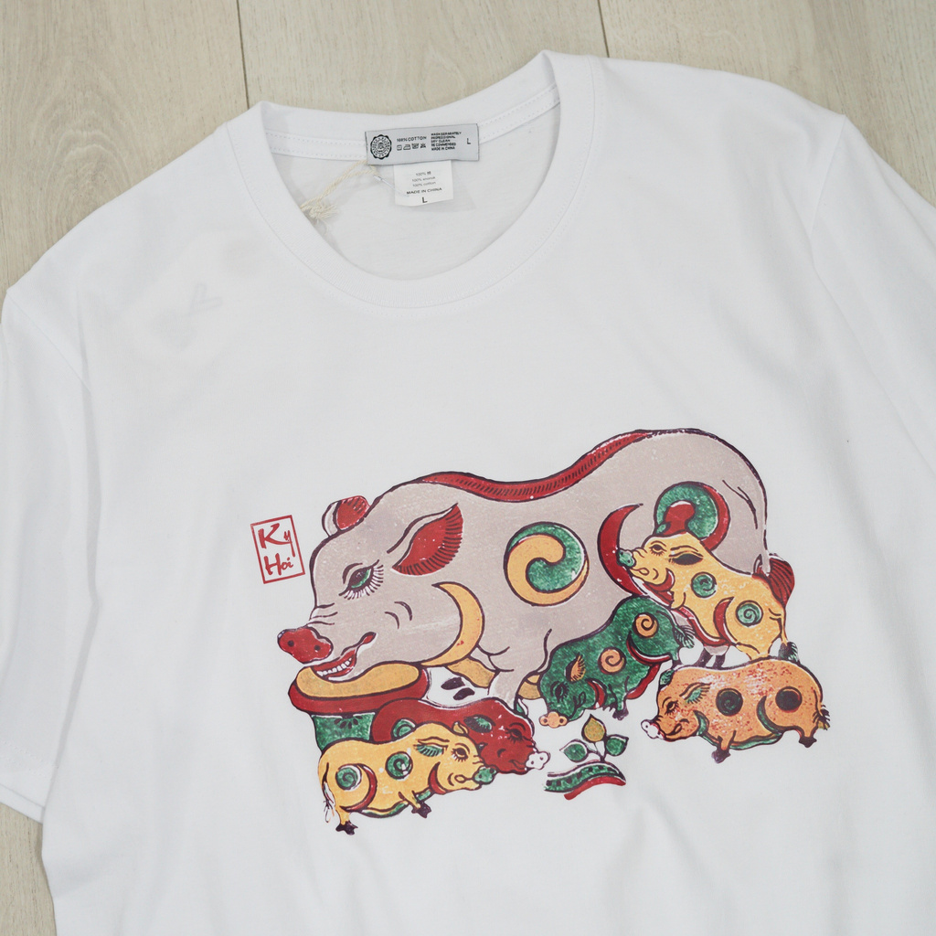 NOBITA HOME - ÁO THUN TAY NGẮN TRANH ĐÔNG HỒ LỢN ĐÀN