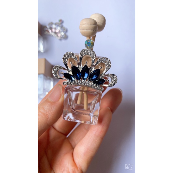 Lọ đựng tinh dầu khuếch tán nước hoa ô tô cài cửa gió gắn thiên nga đính đá sang trọng - D&A Shop.