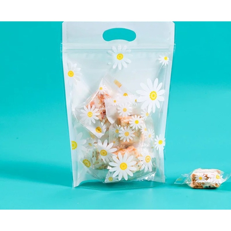set 10 túi zip đựng bánh kẹo Delicious size 15.5 x 23 cm