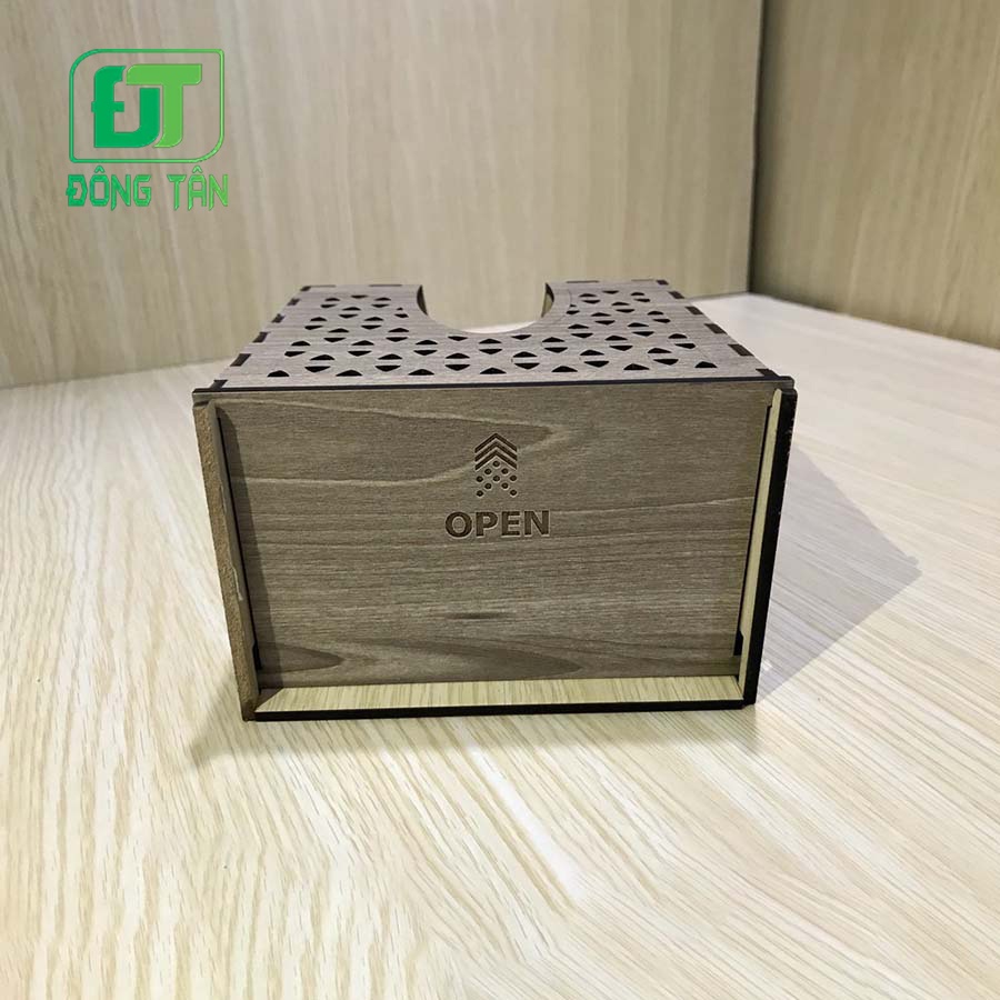 Hộp Đựng Khăn Giấy Ăn ĐÔNG TÂN Bằng Gỗ Hình Vuông Tặng Kèm Ống Tăm Gỗ