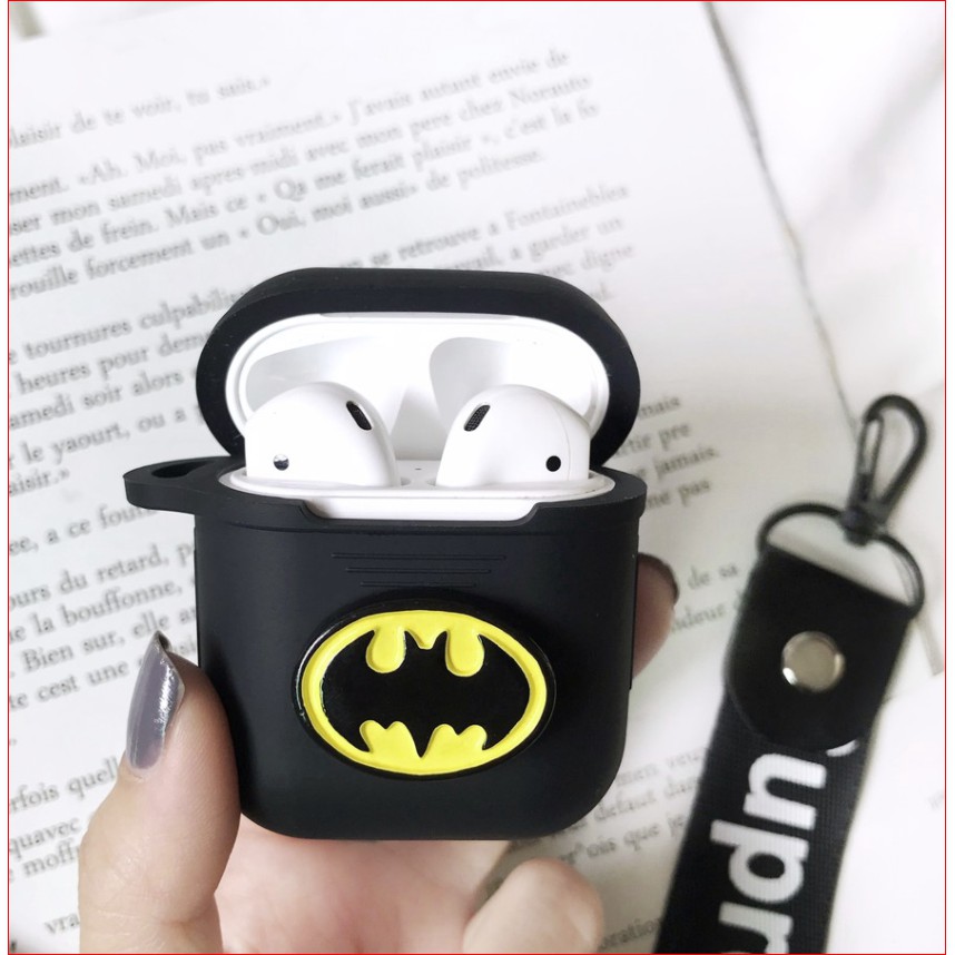 Sale 70% Vỏ silicone bảo vệ hộp đựng tai nghe Airpods 1/2 họa tiết Batman có dây đeo, Black Giá gốc 113,000 đ - 91B89