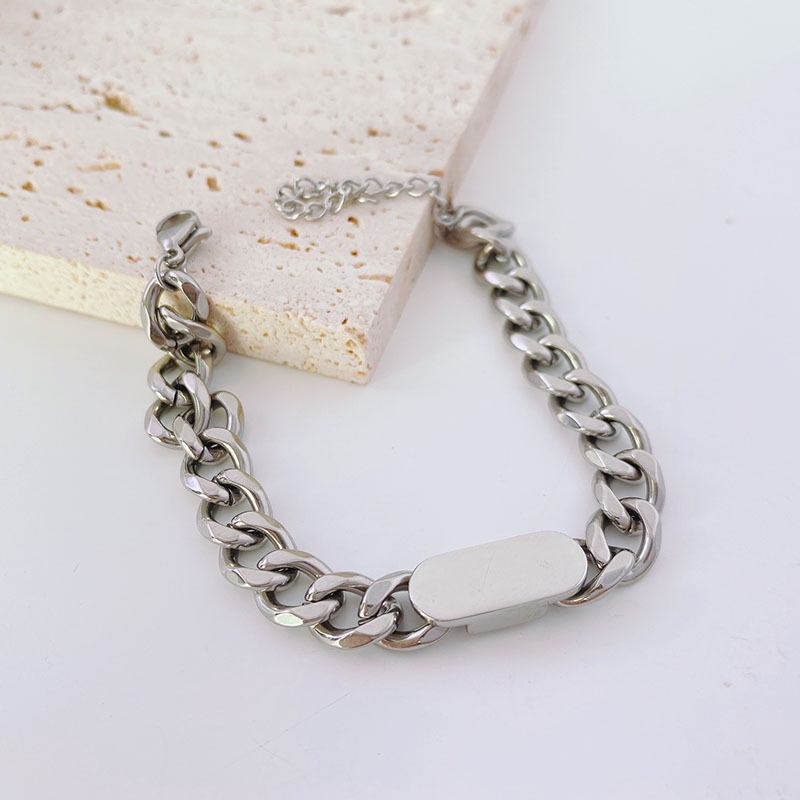 Vòng Đeo Tay Bằng Thép Titan Dày Dặn Mạ Vàng 18k Thời Trang Cho Nữ