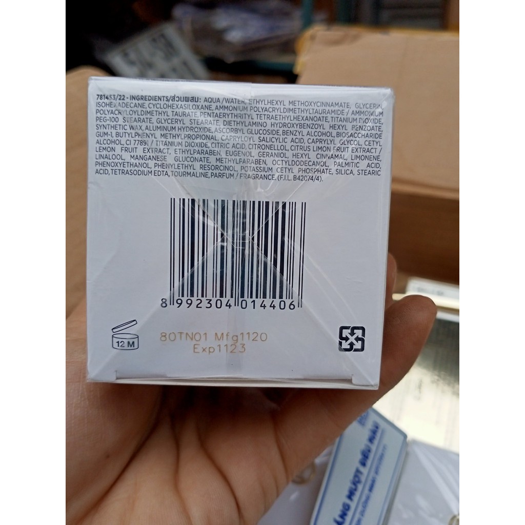 Kem dưỡng trắng ban ngày Loreal 20ml | BigBuy360 - bigbuy360.vn