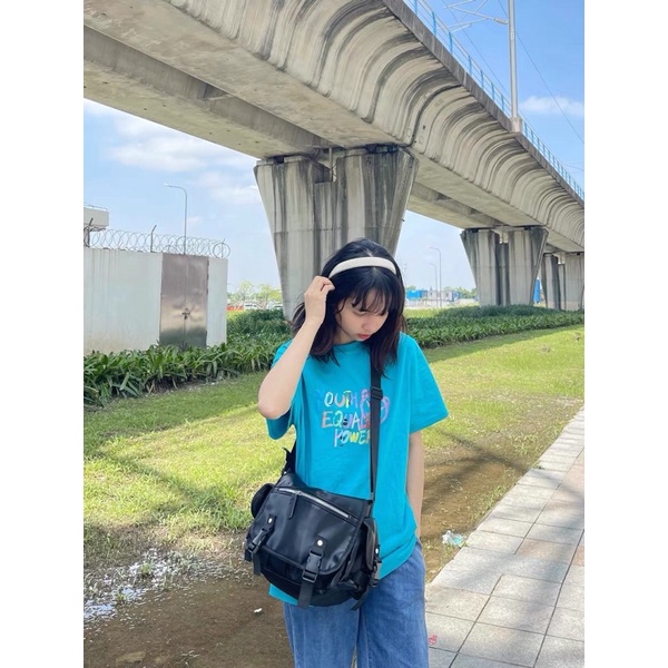 TÚI ĐEO CHÉO NAM NỮ DA TRƠN ĐEN BÓNG NHẸ CAO CẤP