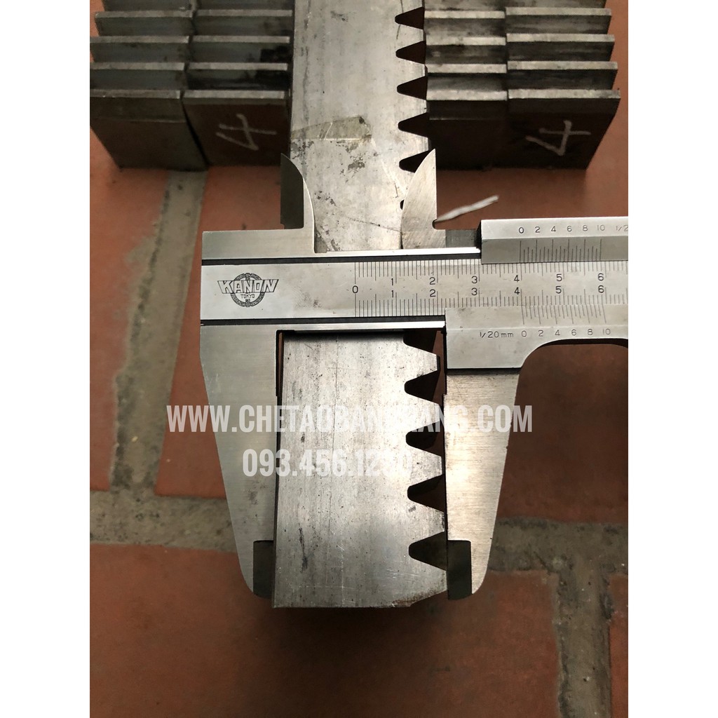 THANH RĂNG M4 40x40x1000  bước t=12,5