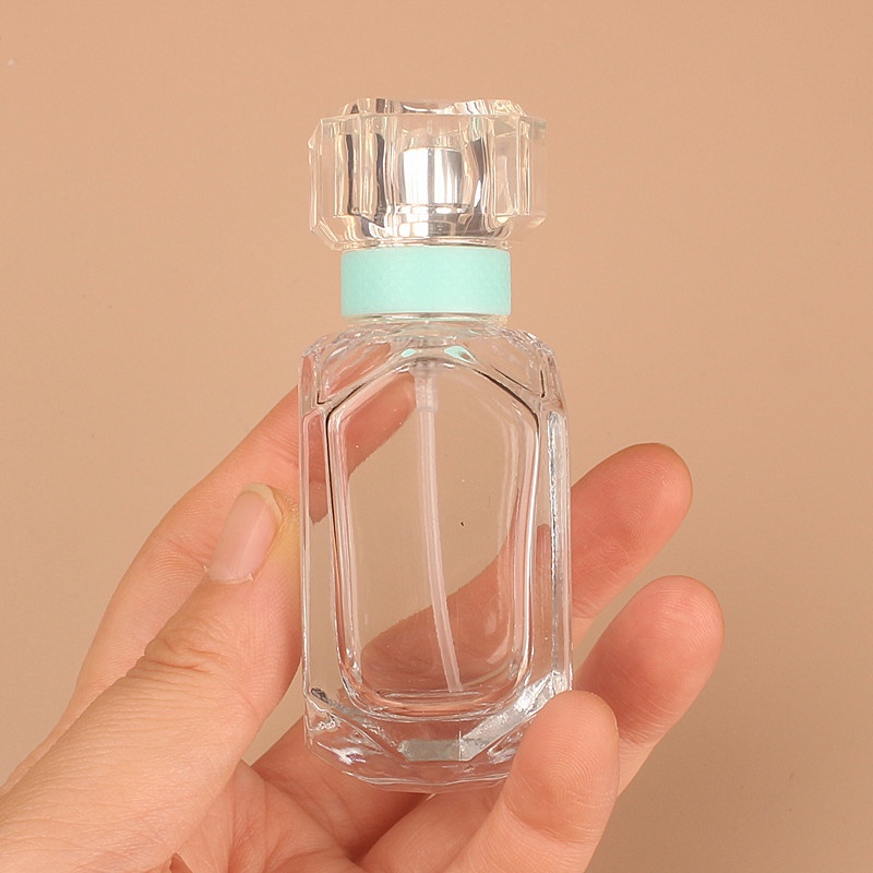 1 Lọ Nước Hoa Dạng Xịt Bằng Thủy Tinh Hình Kim Cương Sang Trọng 30 / 50ml