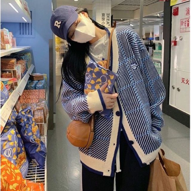 Áo khoác cardigan và sweater len kẻ ulzzang dáng rộng phong cách Hàn Quốc