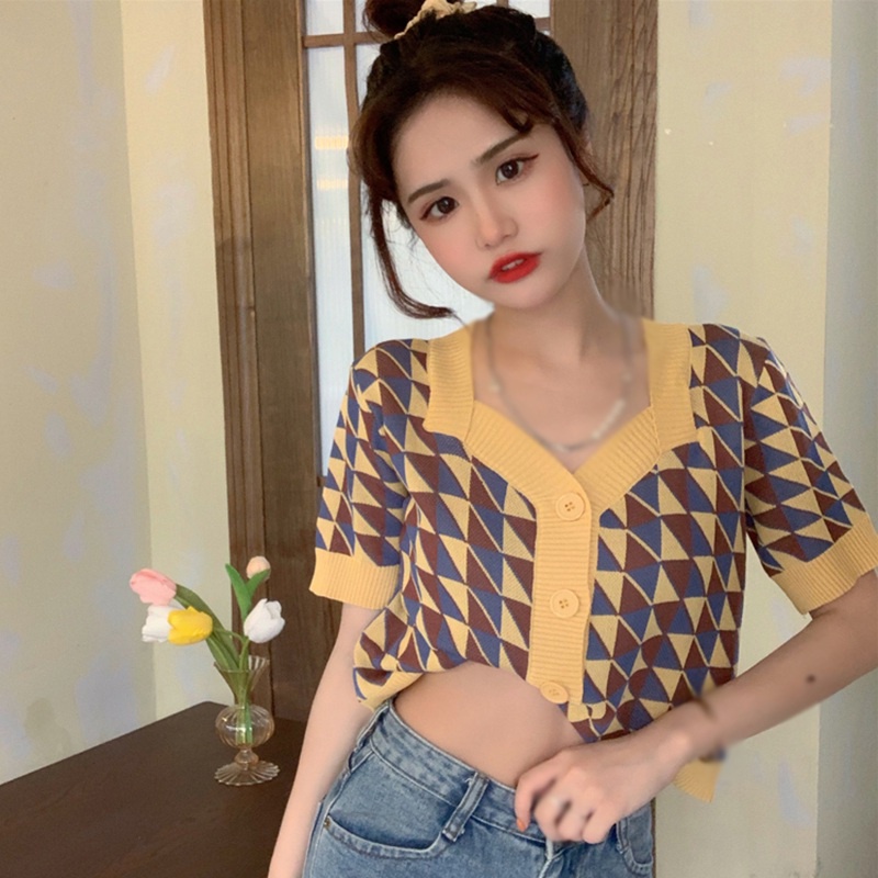 Áo dệt kim tay ngắn cổ vuông phối nút hoạ tiết kẻ sọc thời trang nữ