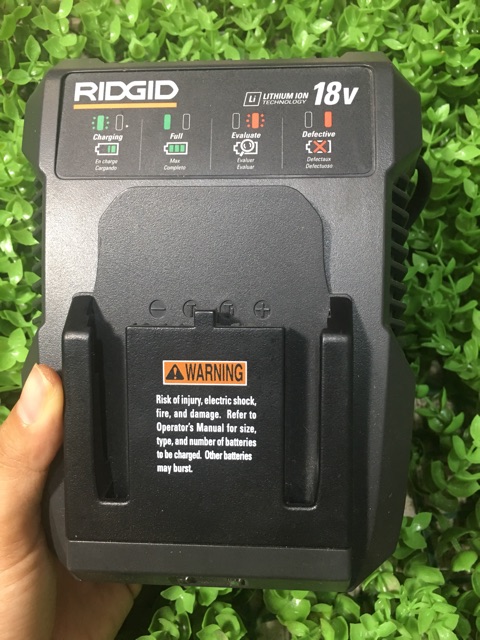 Sạc Ridgid 18volt dùng điện 120v(mới 100%)