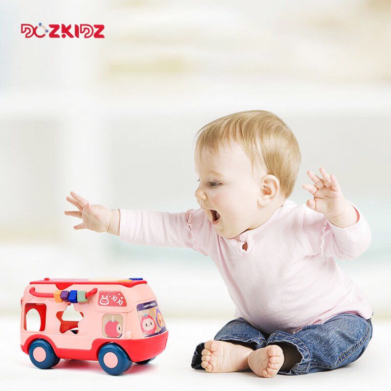 Xe oto đồ chơi,  xe bus đa năng kéo thả hình, luồn hạt và đàn xylophone, đồ chơi cho bé từ 0-3 tuổi - DOZKIDZ