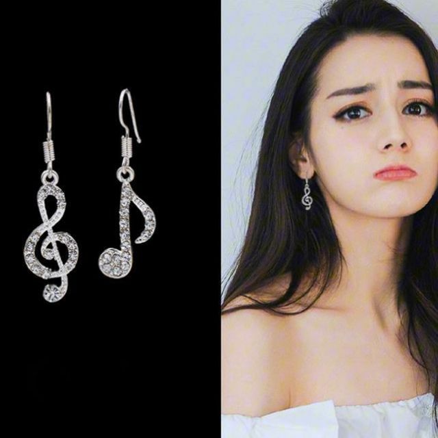 Hoa tai móc cau hình nốt nhạc