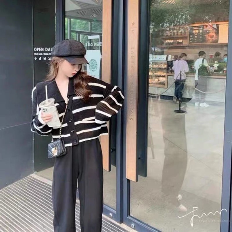 Áo Khoác Sweater Cổ Bẻ Phối Sọc Trắng Đen Phong Cách Nhật Bản Cho Nữ