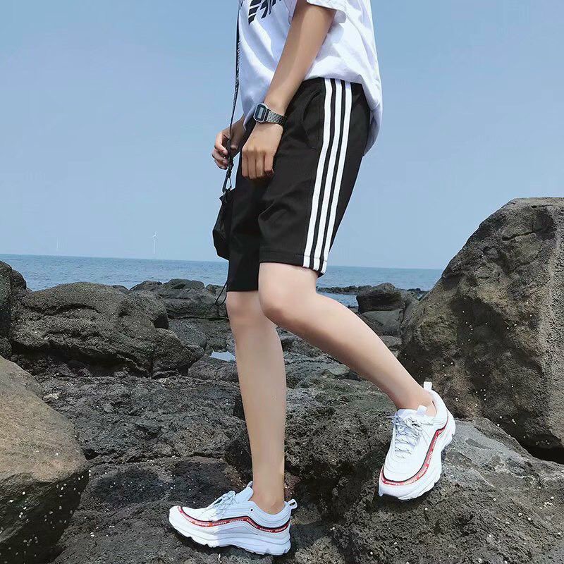 Có bigsize - Quần short thể thao viền 3 sọc màu đen