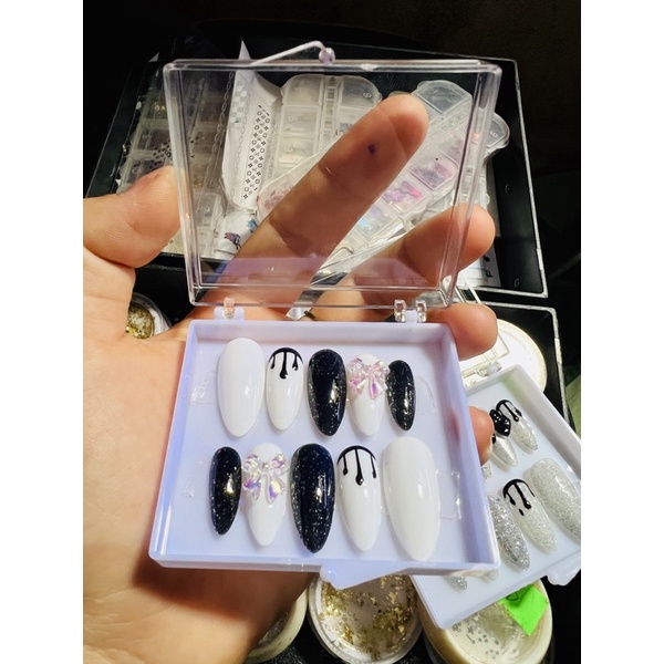 Nail box thiết kế gắn nơ thuỷ tinh siêu xinh kèm keo và dũa( nơ mày ngẫu nhiên)