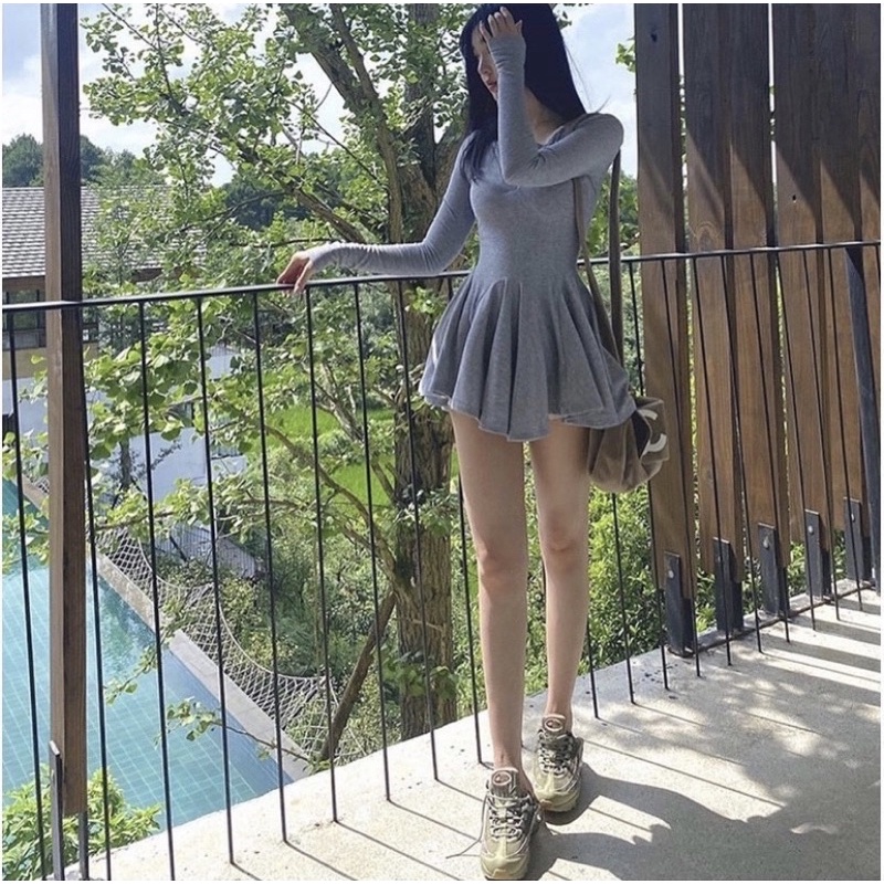 Đầm Thun Body Tay Dài Xoè Phần Dưới Phối Cổ Ren