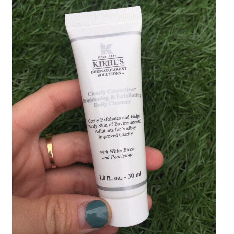 Sữa rửa mặt Sáng Da KIEHL'S Clearly Corrective Brightening & Exforliating Daily Cleanser