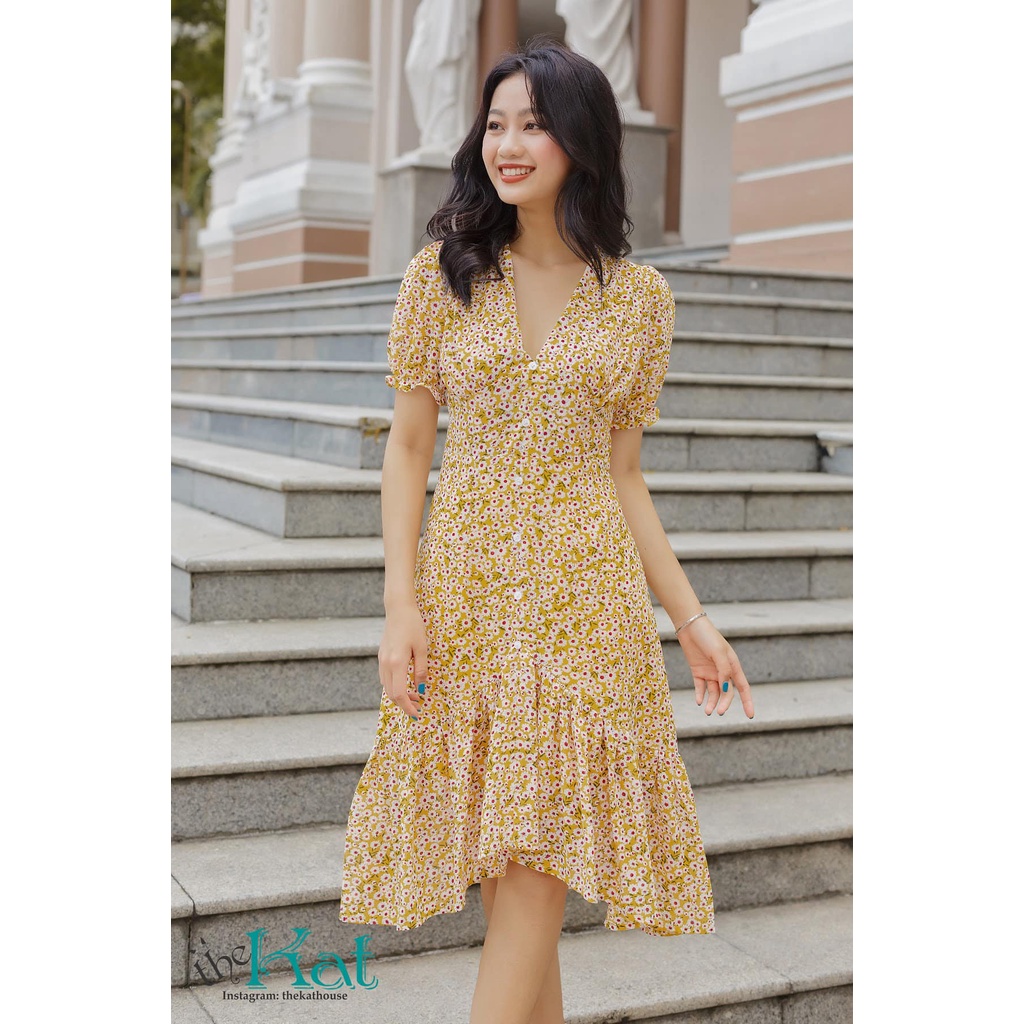 Đầm Hoa Nhí Cổ V Đuôi Cá The Kat House, vải chiffon Hàn, ôm vừa vặn, tôn dáng, xinh xắn dễ thương