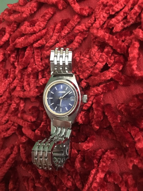 Đồng hồ nữ Citizen cơ cót ( lên dây) mặt xanh dương hàng si