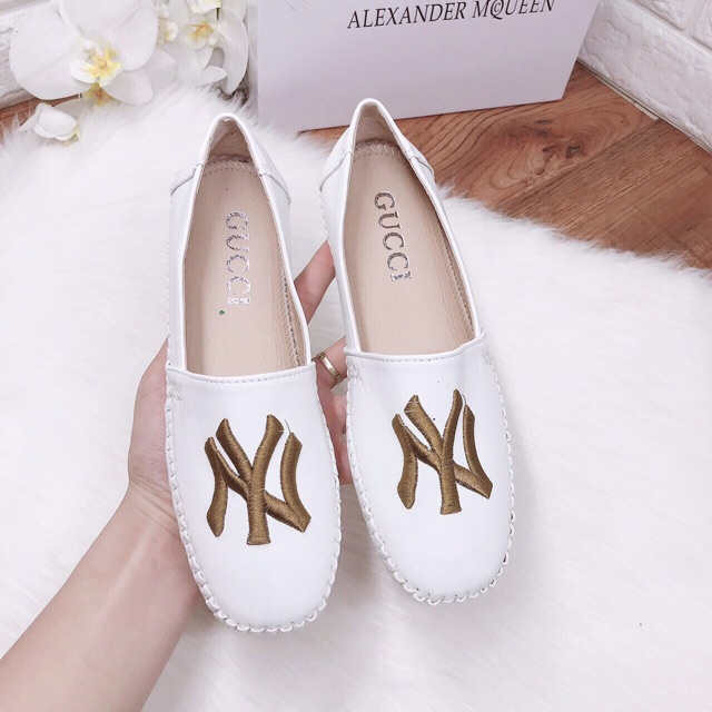 Giày slip on NY da mịn mềm mũi vuông | BigBuy360 - bigbuy360.vn