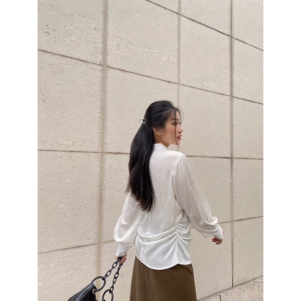 SISTERSISTER - Áo sơ mi lụa nhún eo Quinn