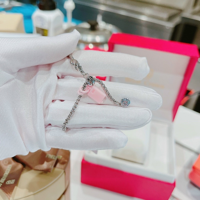 Đồng hồ nữ KIMIO dây thép rút dạng lắc màu silver