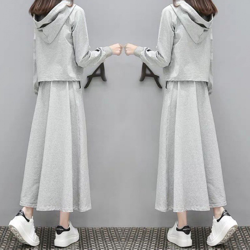 Bộ 2 món áo hoodie dáng rộng in chữ phối chân váy dài kiểu Hàn Quốc