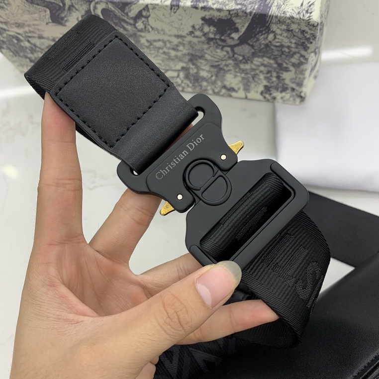 Túi đeo chéo Dior vát yên ngựa LA 2022 on web fullbox