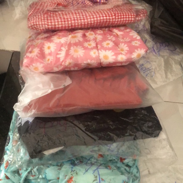 Khách chọn live đầm