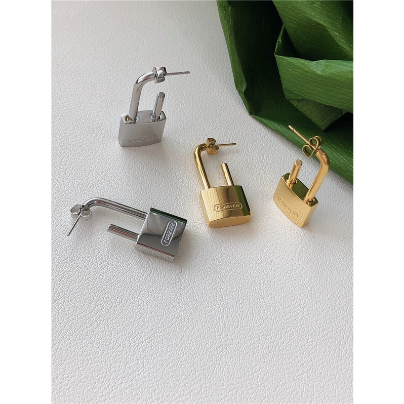 Khuyên Tai Hình Ổ Khóa Độc Đáo Bằng Thép Titan Thời Trang Cho Nữ