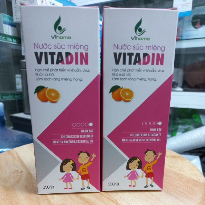 Nước súc Vitadin Hương Cam và Bạc Hà