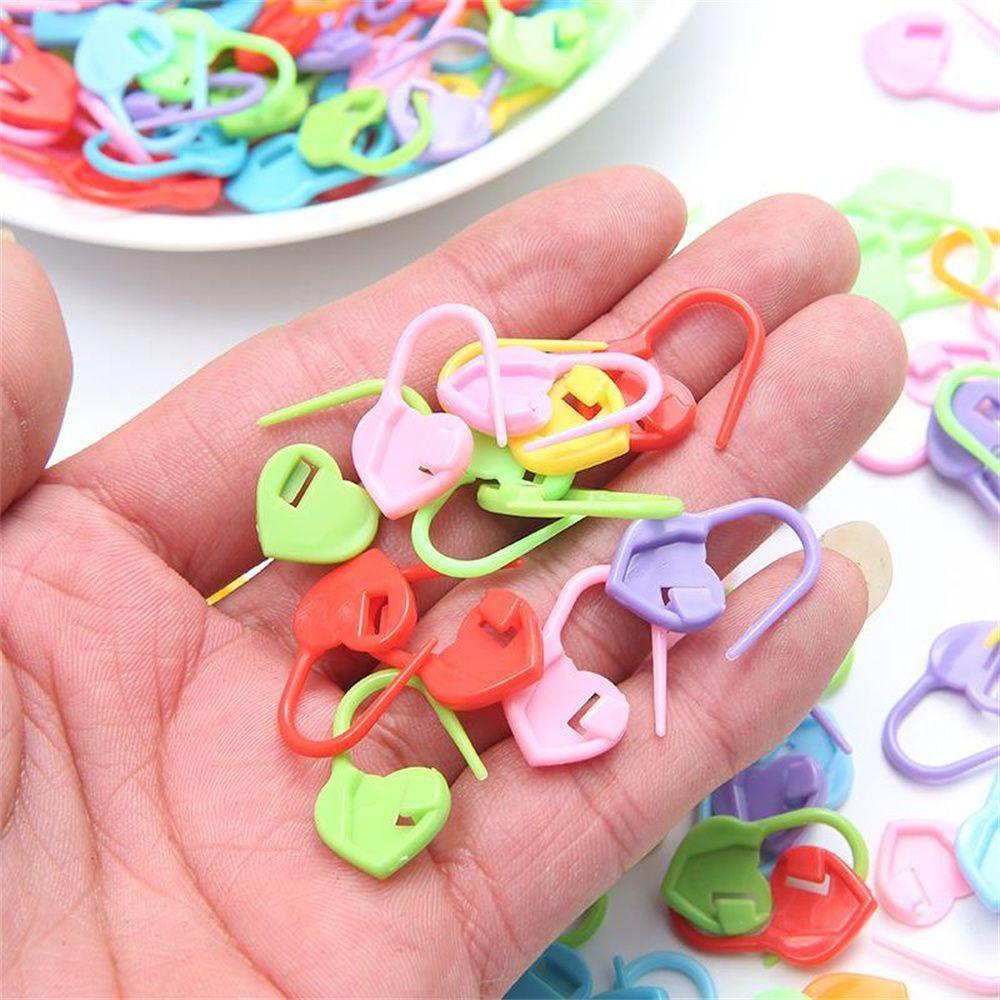 Set 50 Phụ Kiện Đánh Dấu Móc Len Hình Trái Tim Bằng Nhựa